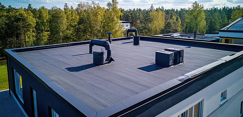 Professional Flat Roof Replacement Services in Tuttle, OK