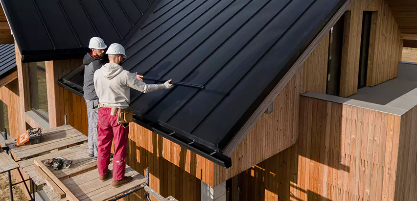 Metal Roof Maintenance in Tuttle