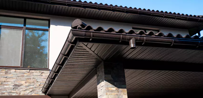 Soffit Damage Repair in Tuttle